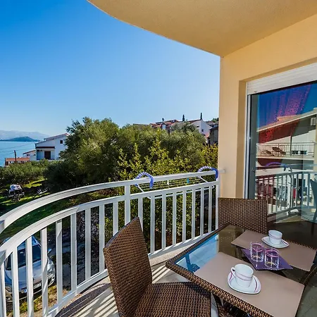 Apartments Nada Trogir Exterior photo