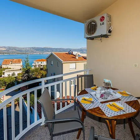 Apartments Nada Trogir Exterior photo